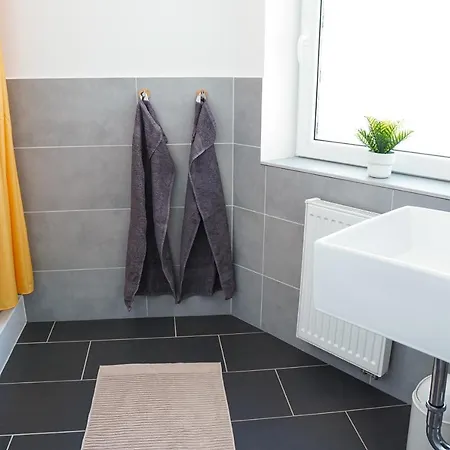 Fullhouse - - L36 Yellow * Maagdenburg
