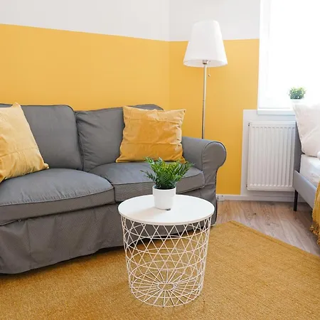 Fullhouse - - L36 Yellow * Maagdenburg