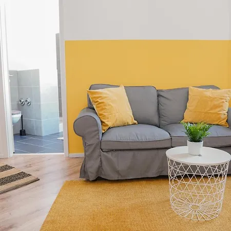 Fullhouse - - L36 Yellow Appartement