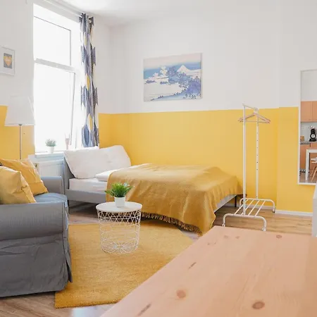 Fullhouse - - L36 Yellow Maagdenburg